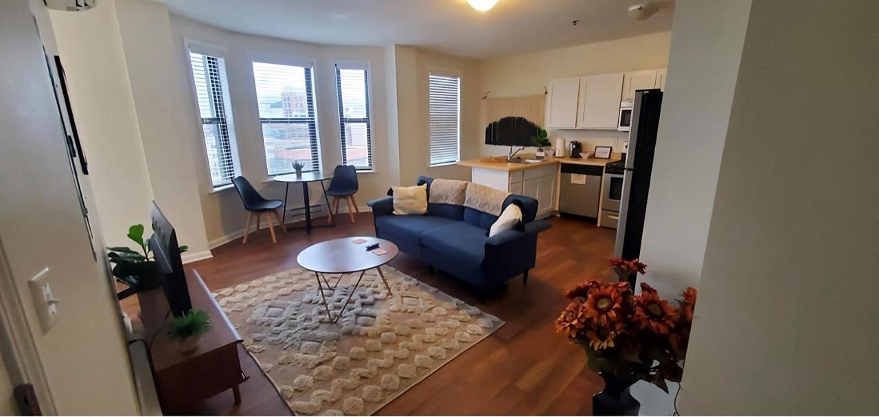 Perfect 1Br In Prime Location & View Of Stadiums Detroit Esterno foto